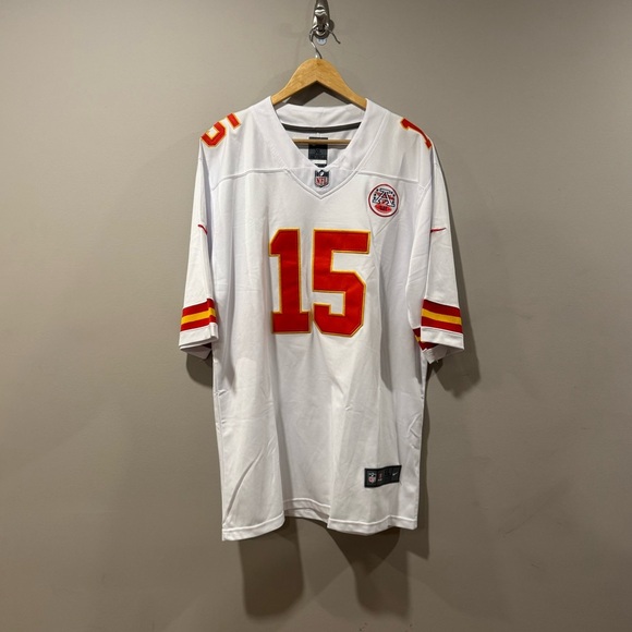 Kansas City Chiefs Patrick Mahomes NFL Football Jersey - Picture 1 of 12